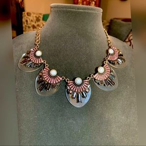 🌺Make a Statement! (Necklace)